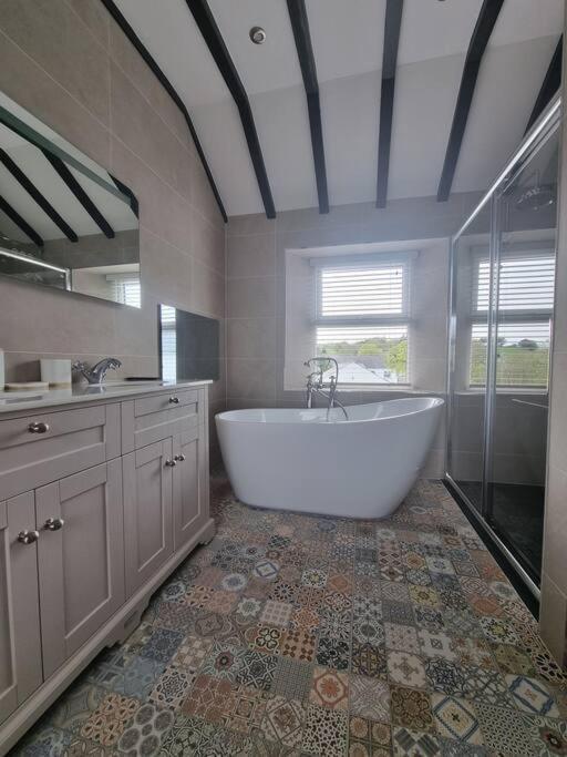 Luxurious Cottage With Hot Tub, Lake District Duddon 外观 照片