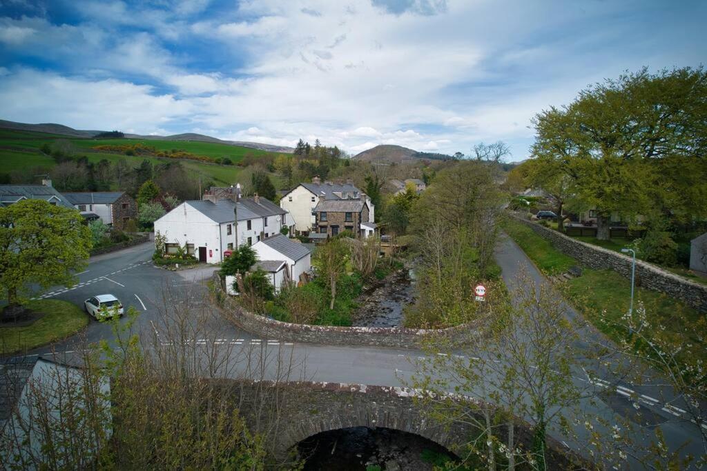 Luxurious Cottage With Hot Tub, Lake District Duddon 外观 照片