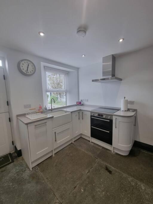 Luxurious Cottage With Hot Tub, Lake District Duddon 外观 照片