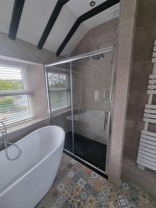 Luxurious Cottage With Hot Tub, Lake District Duddon 外观 照片
