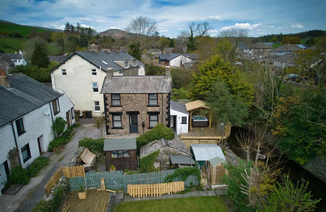 Luxurious Cottage With Hot Tub, Lake District Duddon 外观 照片