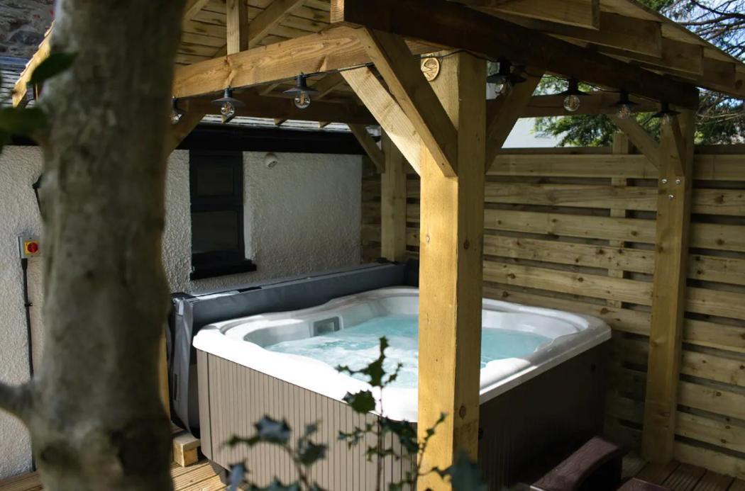 Luxurious Cottage With Hot Tub, Lake District Duddon 外观 照片